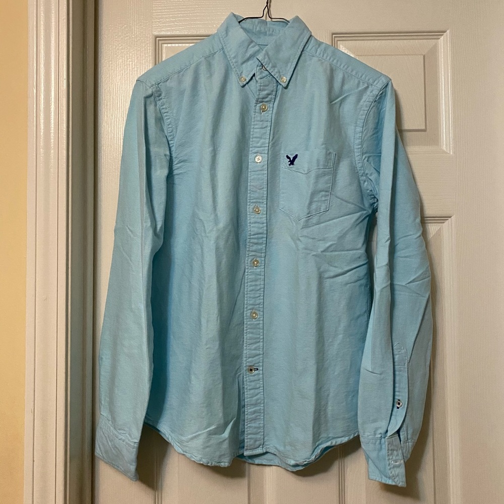 Men’s American Eagle Light Blue Button Down Shirt